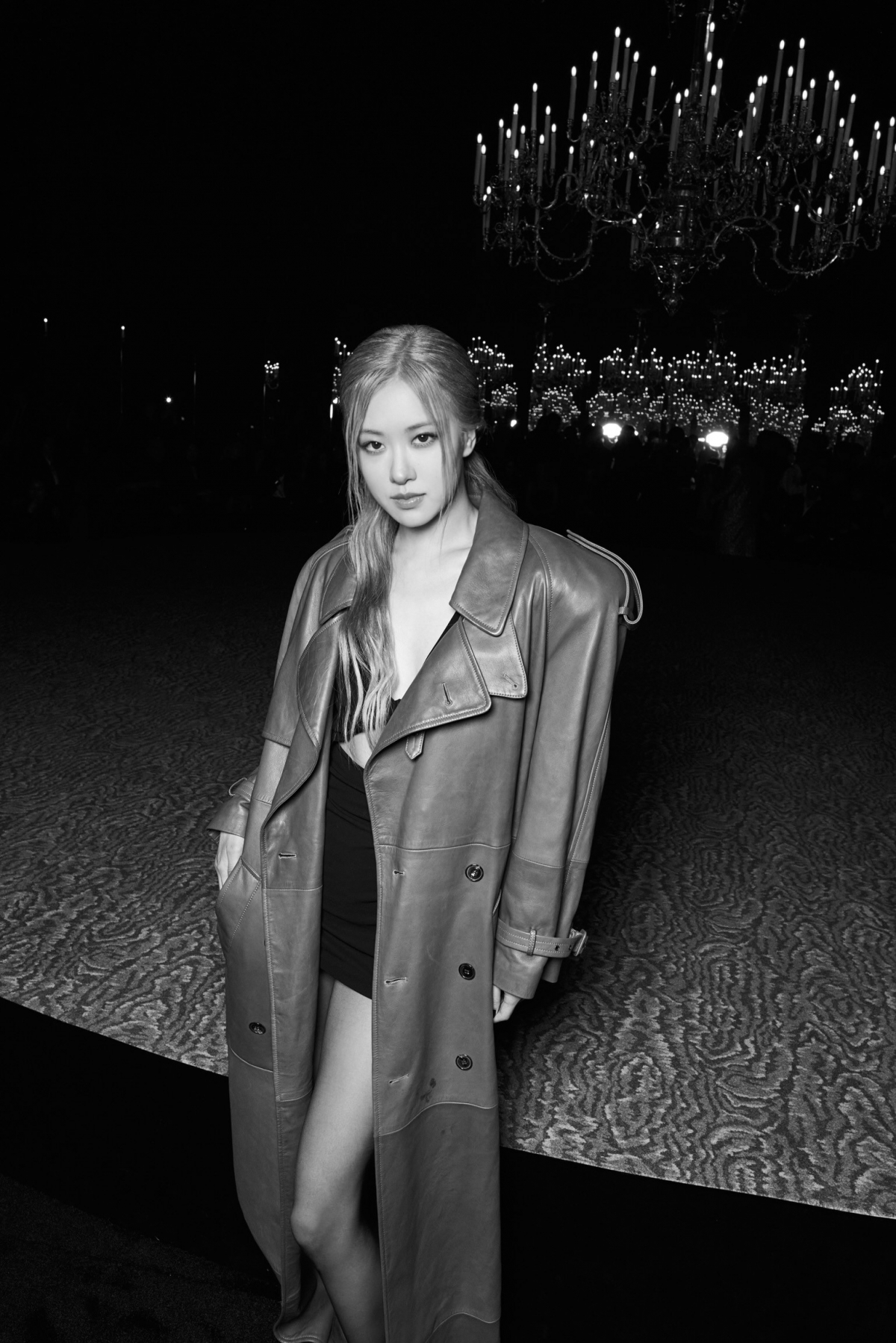 Blackpink Rosé出席Saint Laurent 2023秋冬系列大秀。