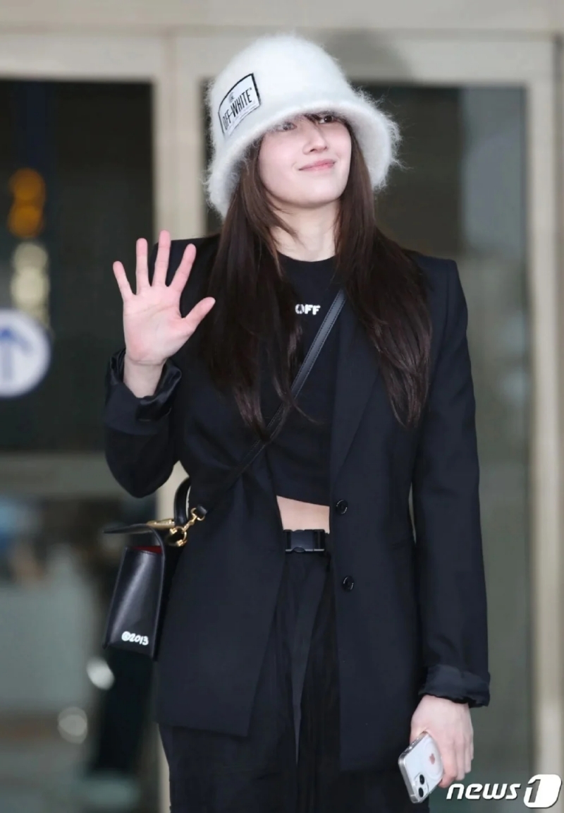 全鐘瑞27日前往法國巴黎參加時裝周