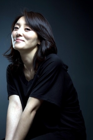 尹多京長髮造型相當有氣質美。