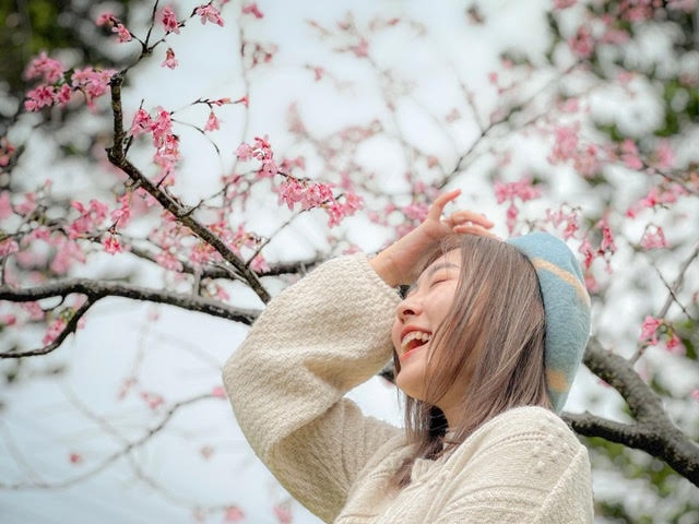 針對喜歡拍人（和被拍）的朋友，Paddy 也特別提醒要將手機鏡頭放在與胸口等高的位置拍攝