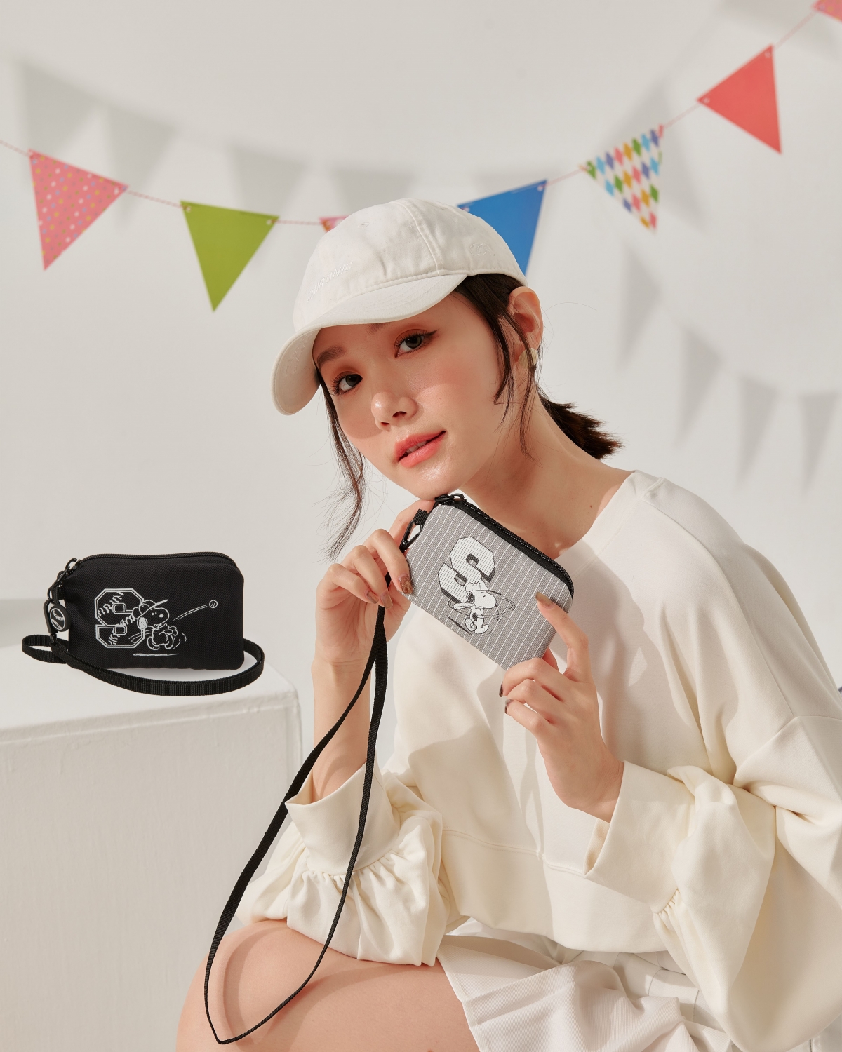 康是美「史努比加價購」17： 票卡零錢包 加購價：199/個