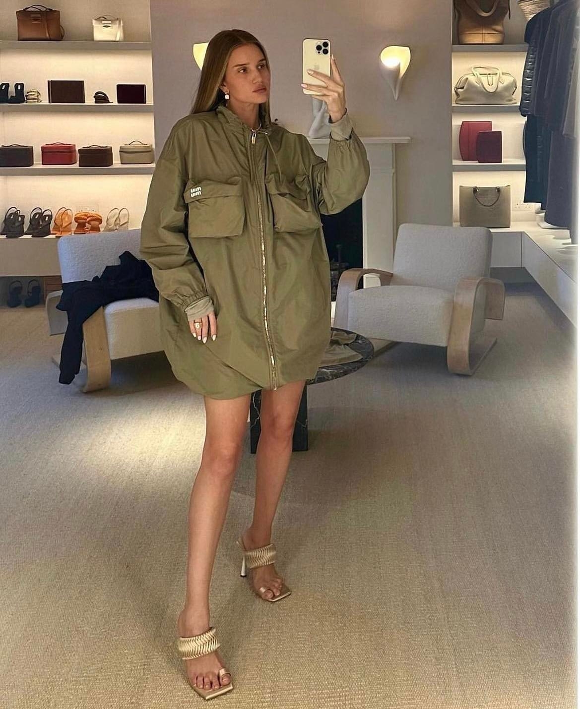 Gia Borghini 與超模 Rosie Huntington-Whiteley 推出獨家系列合作。