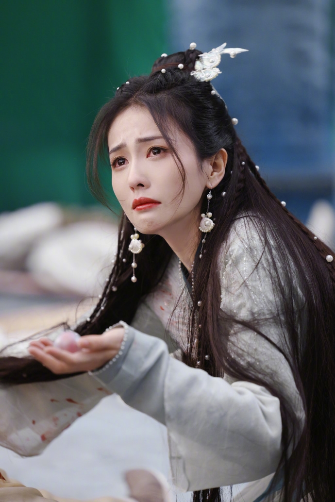 桑酒落淚令人心疼。