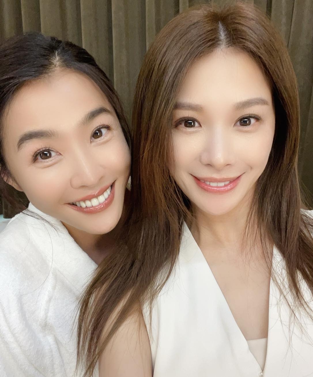 艾莉絲近來與小嫻合體