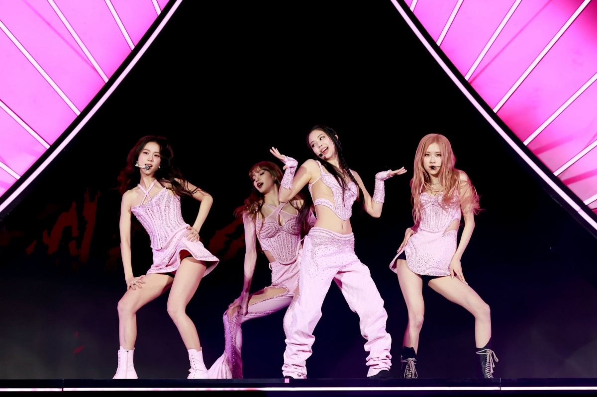 BLACKPINK-出場歡聲雷動。