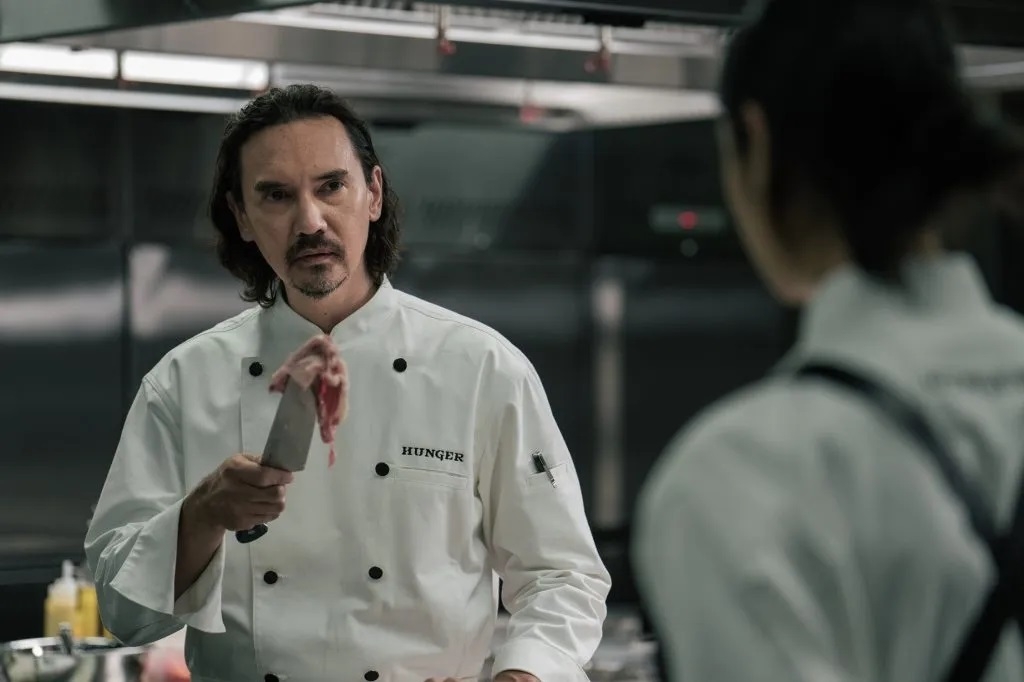 主廚保羅在廚房代表著絕對的權威，令人害怕。