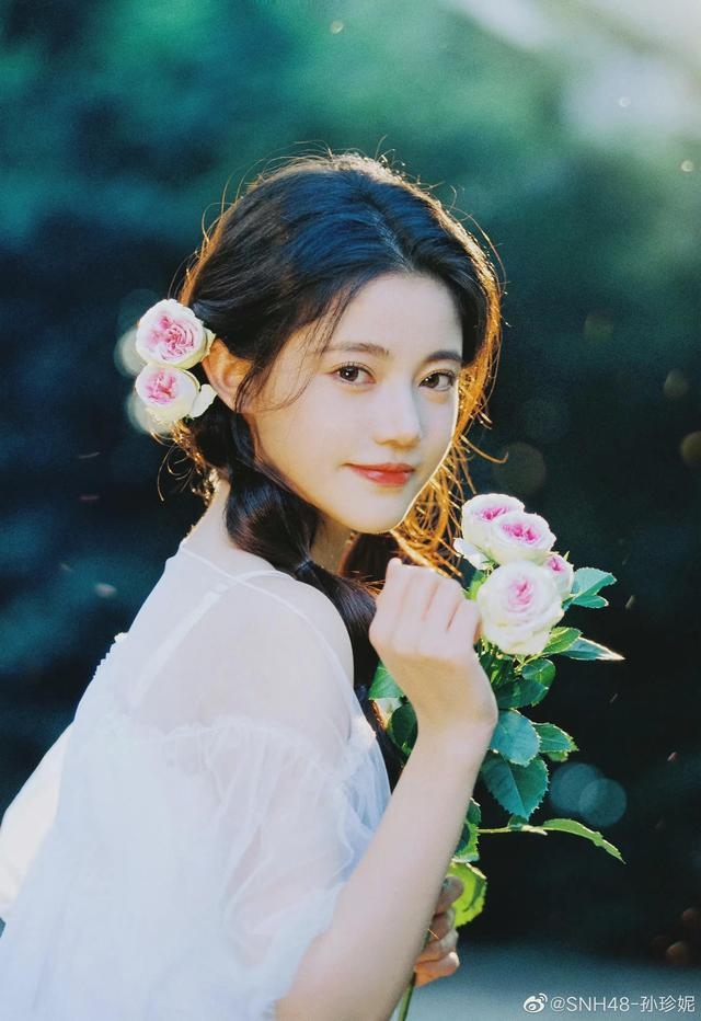 孫珍妮因為《長月燼明》人氣竄升。