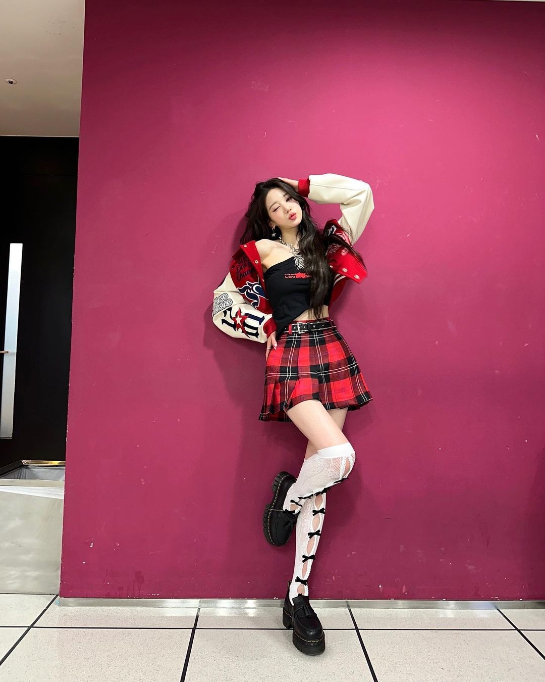 張員瑛逆天美腿展現美少女的姣好身段。
