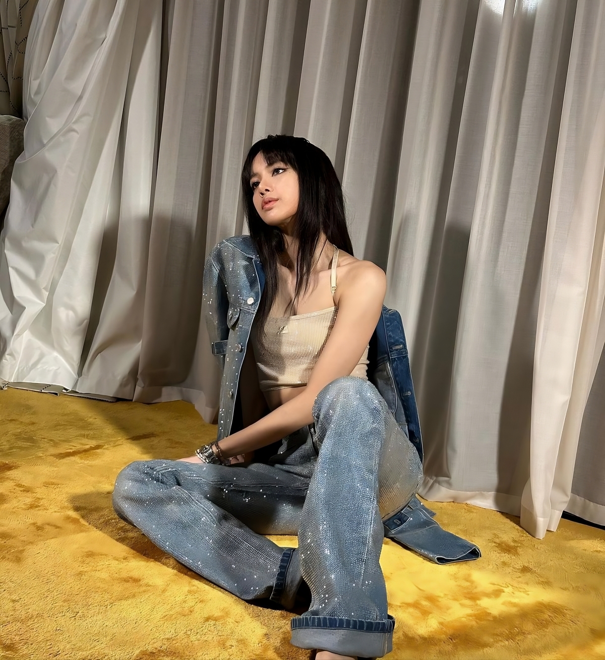 CELINE全球品牌大使LISA (翻攝自LISA官方Instagram@lalalalisa_m) 