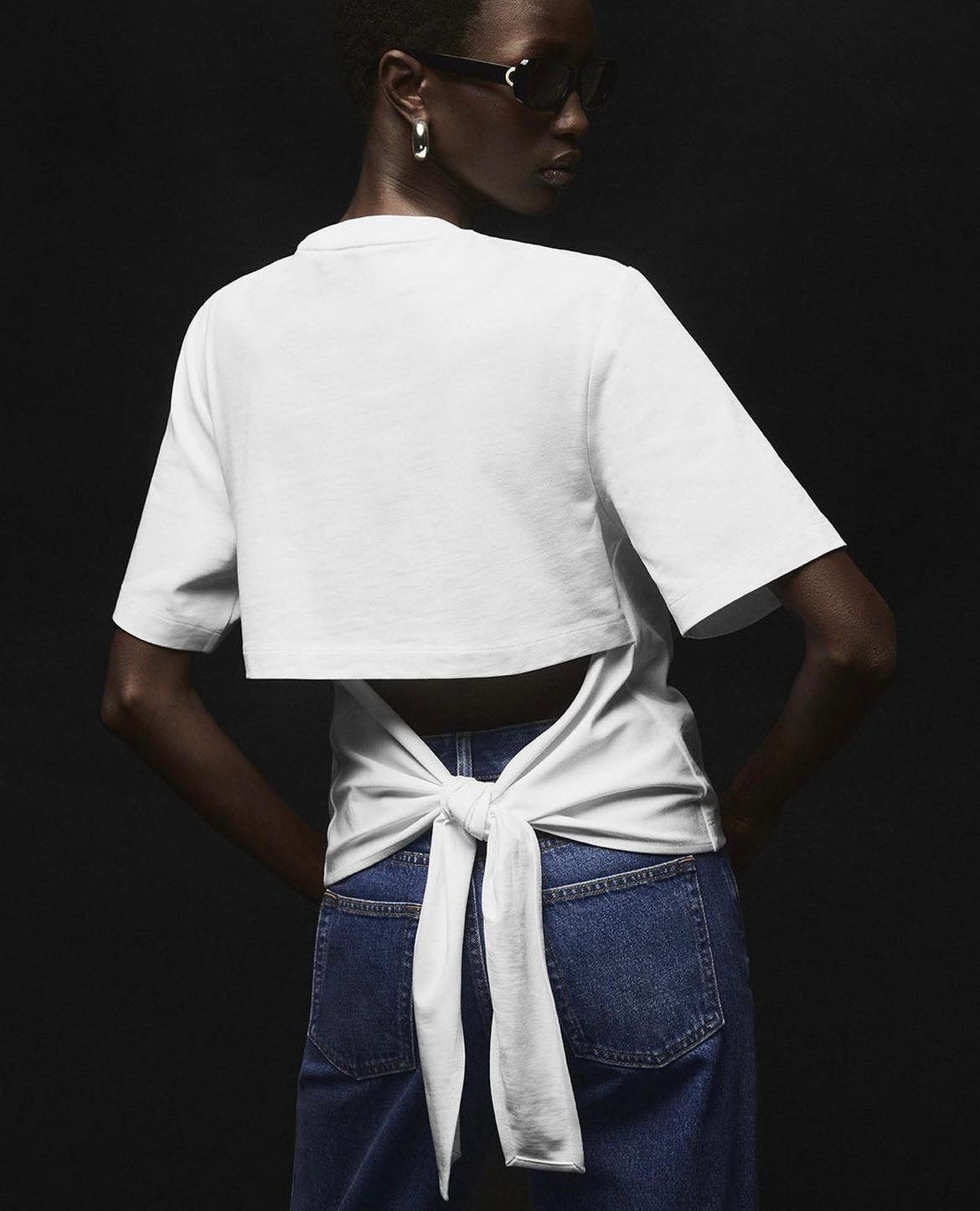 COS The Bow Back 背後蝴蝶結白色圓領上衣