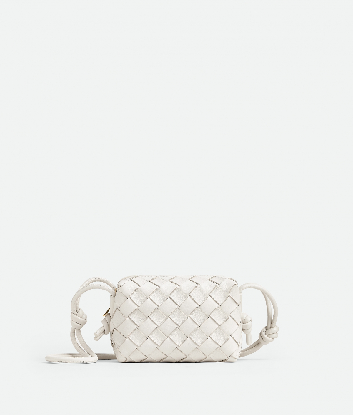 Candy Loop 編織肩背包, NT$ 43,500 (粉筆白)