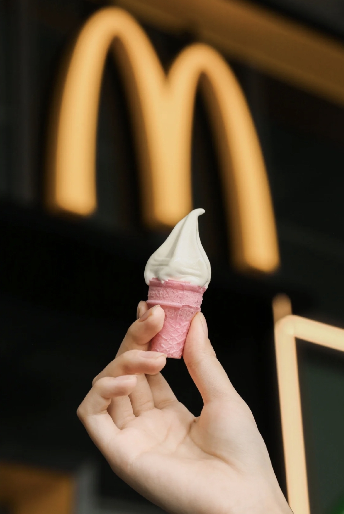 中國麥當勞「迷你蛋捲冰淇淋」