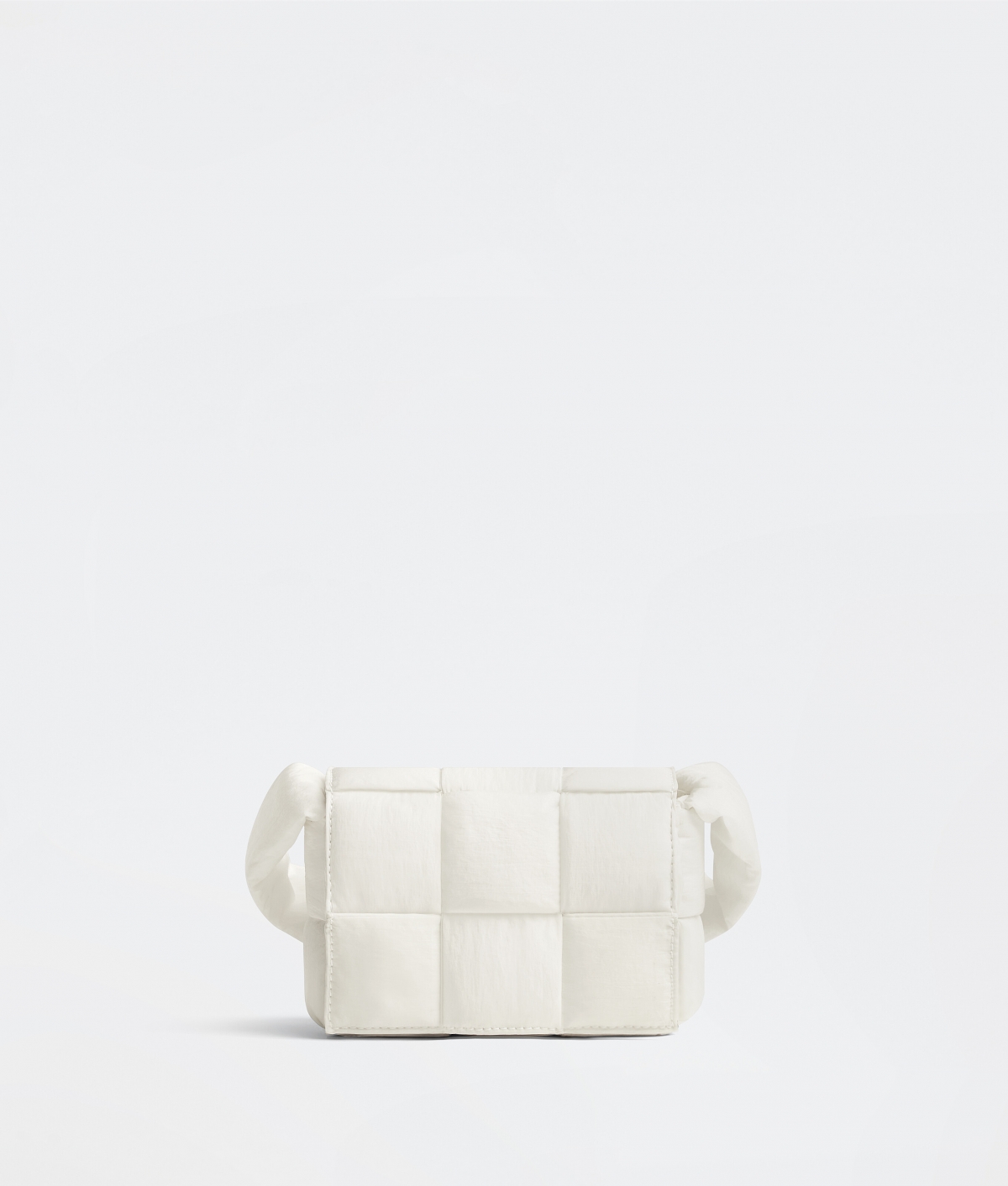 Candy Padded Tech Cassette 尼龍肩背包, NT$ 34,000 (粉筆白)