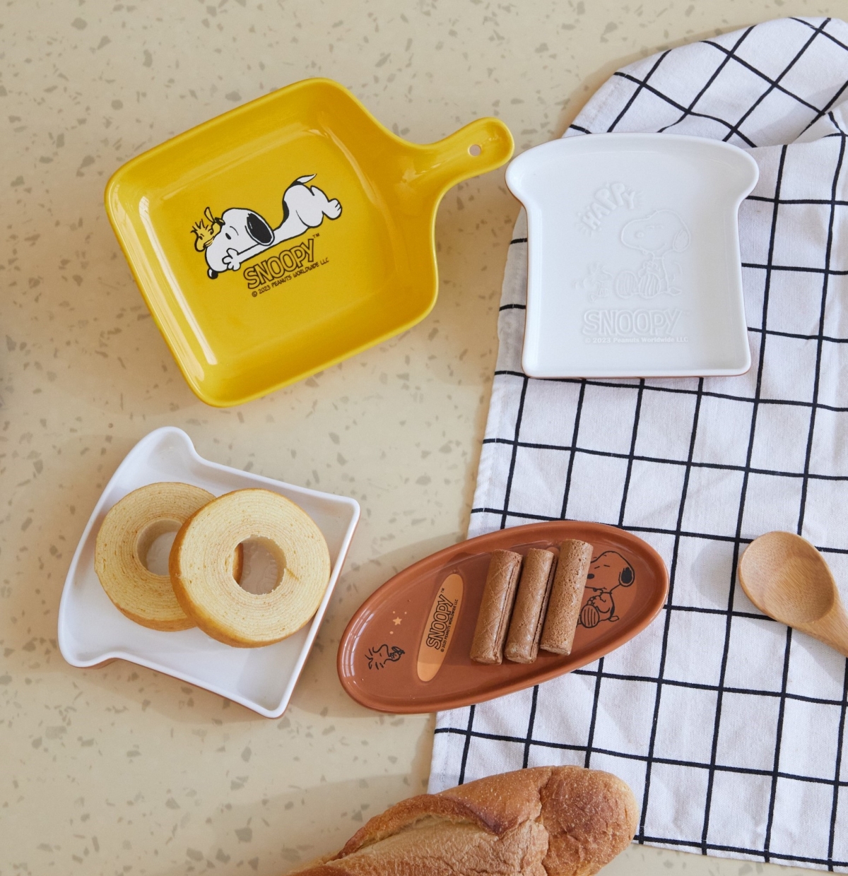 康是美「史努比加價購」4： 點心盤三件組 加購價：399/個