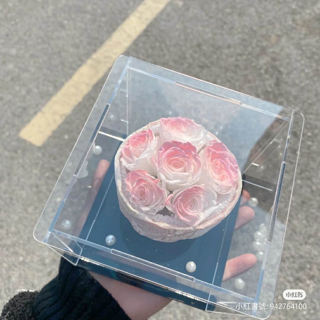 盒裝的永生花相當適合當作居家擺飾