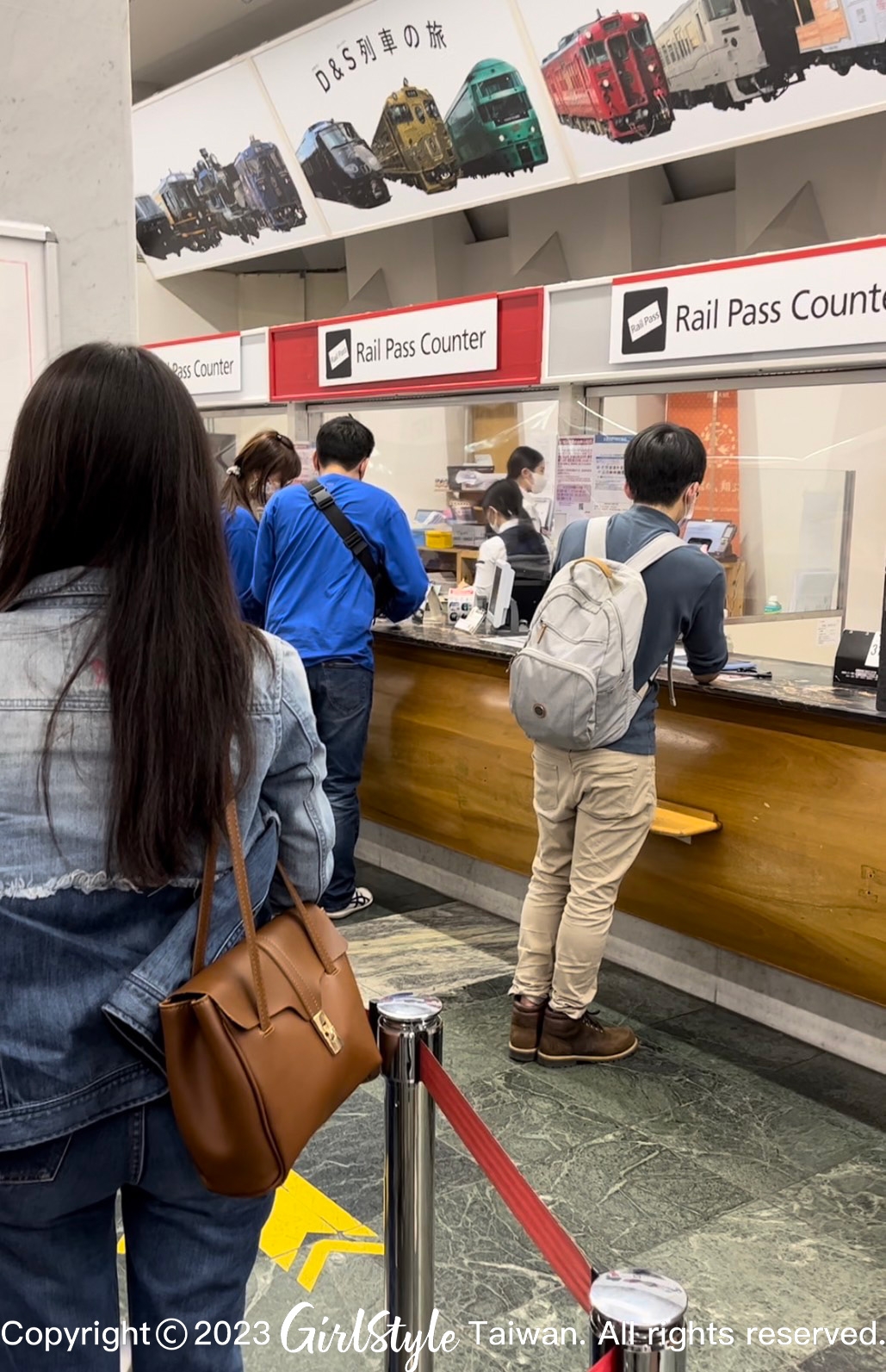 博多車站的JR Pass兌換窗口隨時都在排隊