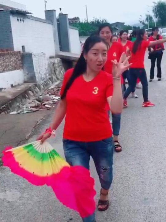 弟弟要結婚姊姊現身寵弟