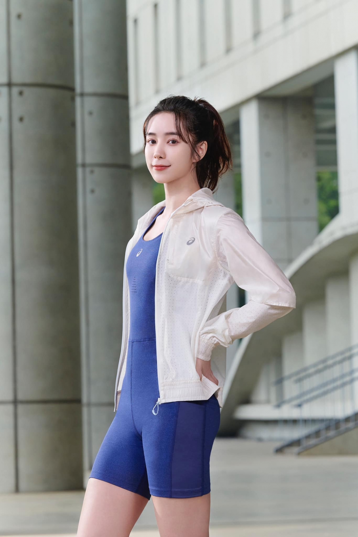 温貞菱穿著亞瑟士裝備跑完半馬