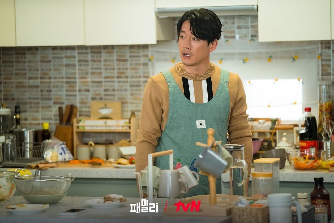 《特務家族》張赫在家是狼狽奶爸。