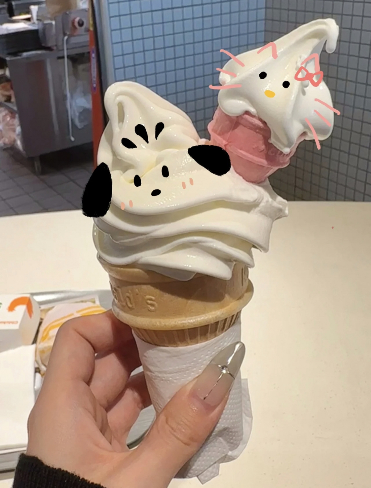 中國麥當勞「迷你蛋捲冰淇淋」