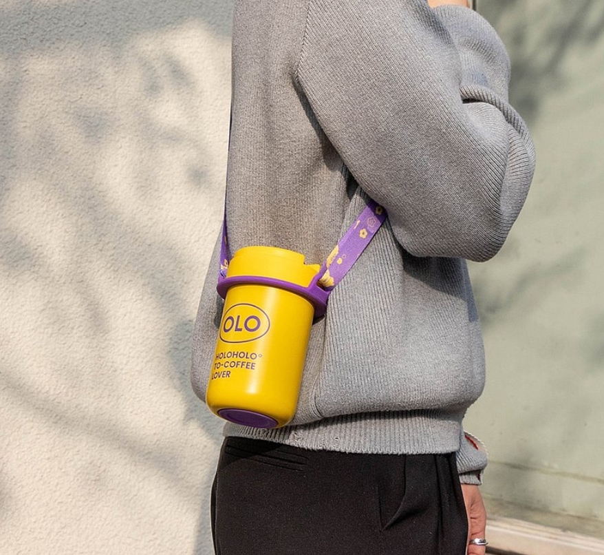 背帶式的保溫瓶很適合露營