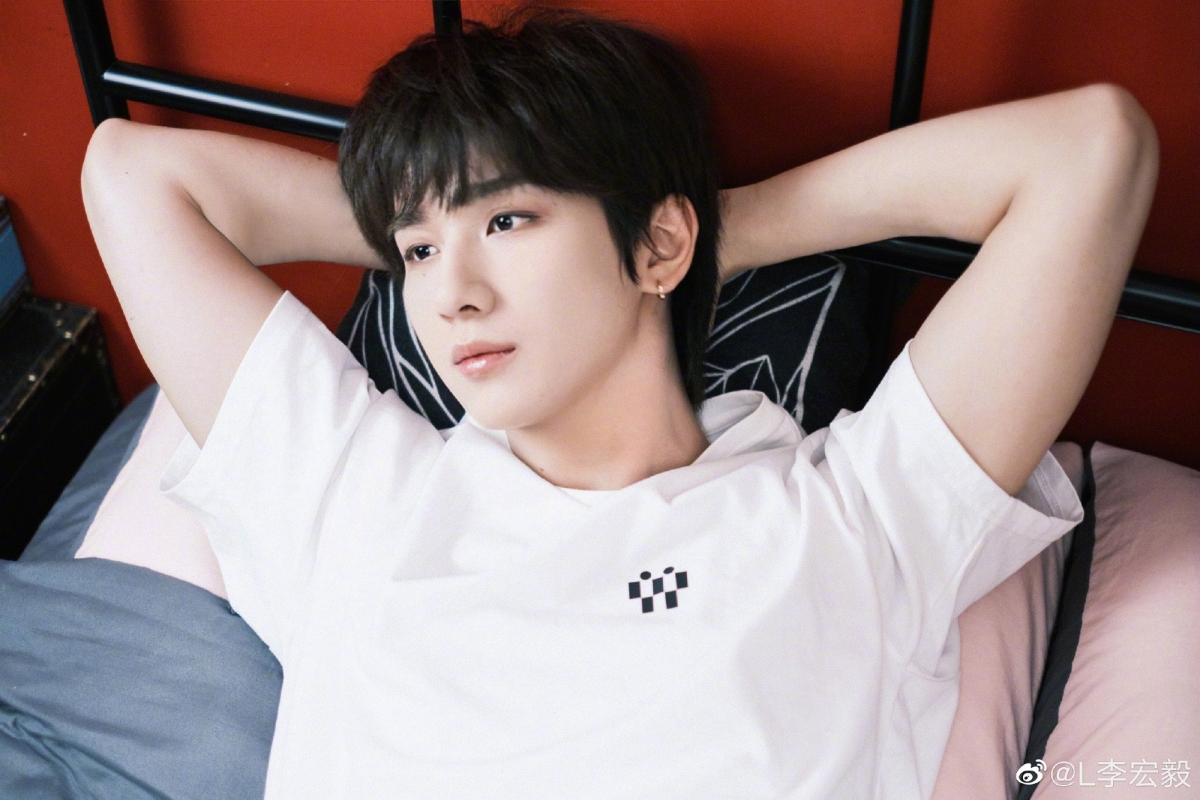 李宏毅過去曾經是SM練習生，回到中國發展在陸劇領域表現亮眼。