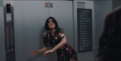 《驅魔麵館》電梯之戰名場面。