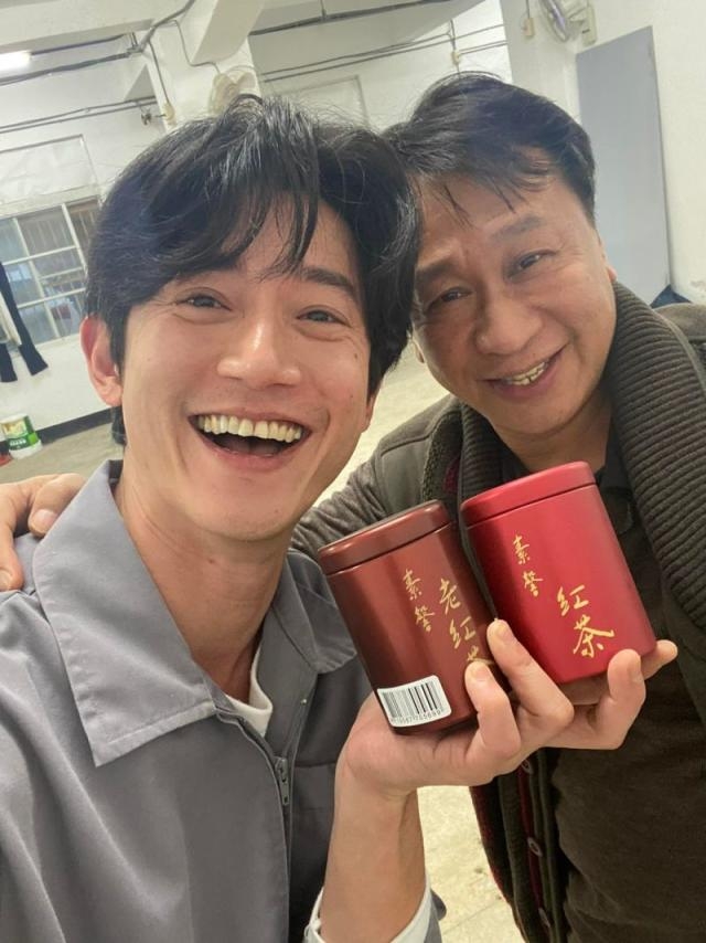 《模仿犯》吳慷仁和游安順戲裡戲外都感情融洽。