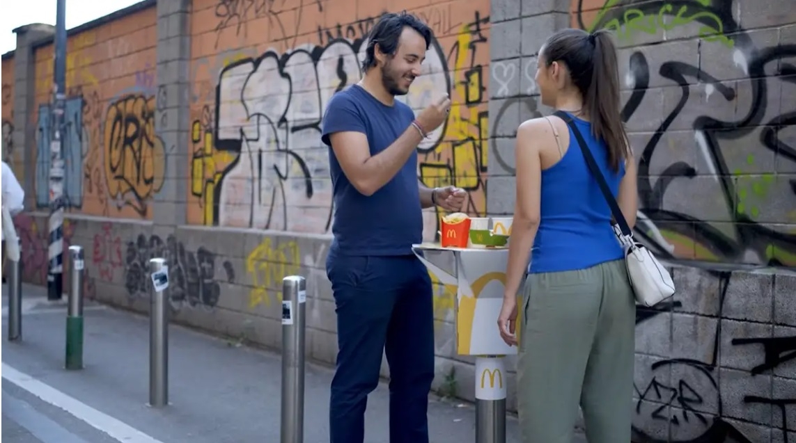 麥當勞「TableBag」風靡義大利街頭。