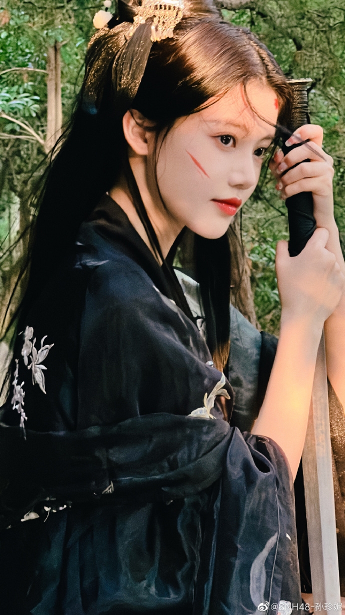 孫珍妮帶傷依舊那麼美。