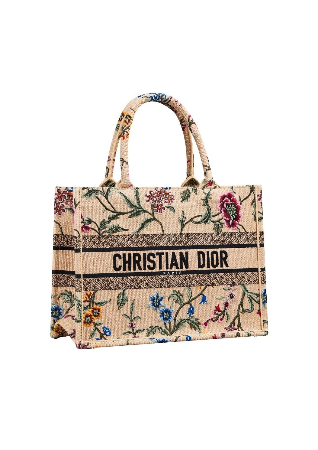 BOOK 粉膚色 DIOR PETITES FLEURS 刺繡圖案拉菲草中型托特包 NTD105,000 