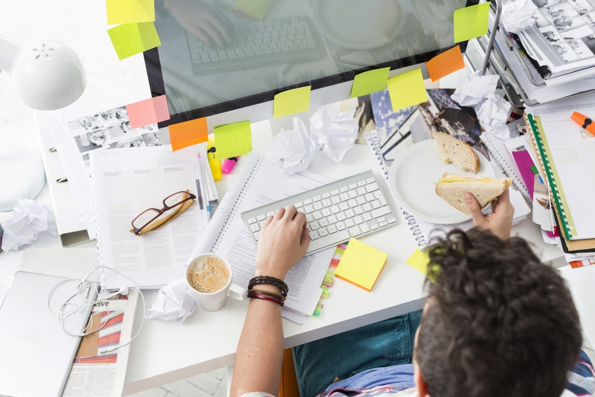 不該出現在辦公桌上的物品