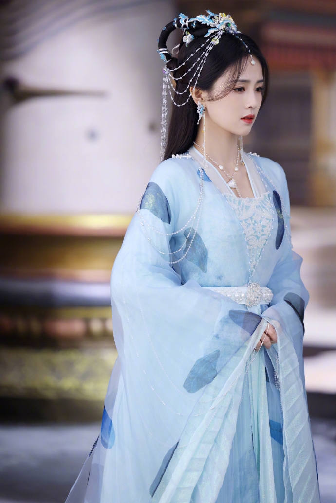 桑酒的扮相唯美動人。