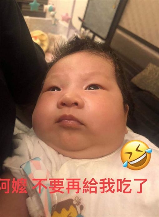 女嬰滿月後4400g