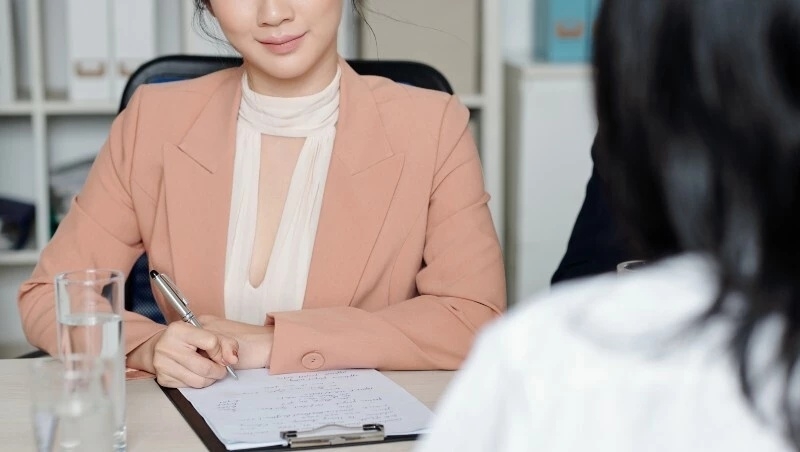 求職者「對每個人都有禮貌」是非常重要的