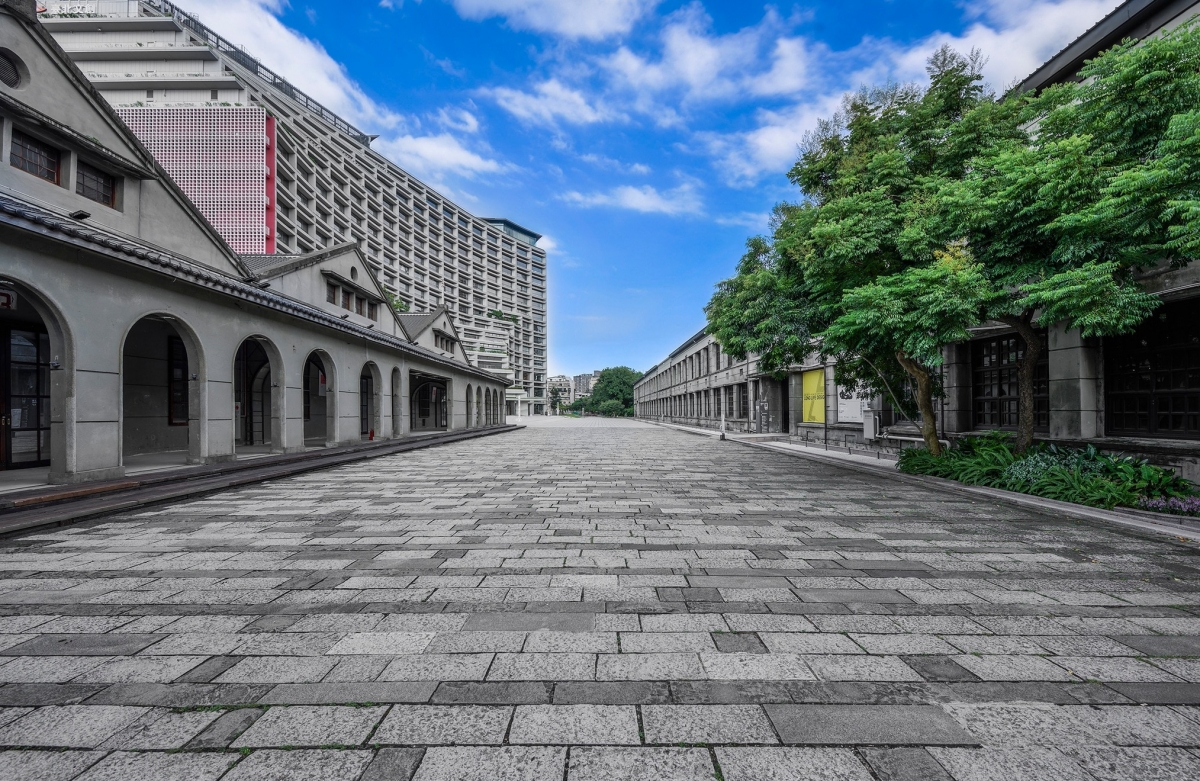 松菸文創園區被大自然環抱。