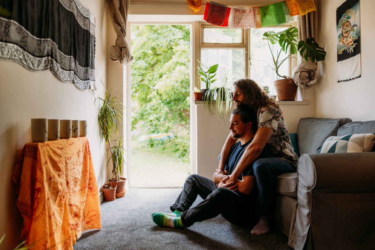 英國話題職業「擁抱師」