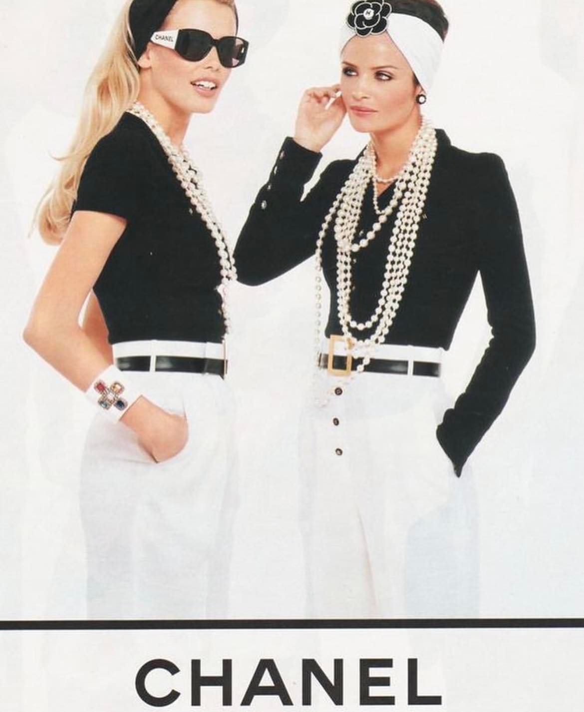 Isabelle Boemeke 在Met Gala紅毯造型掛上由Karl Lagerfeld 為 1995 Chanel 春夏設計的一款繁複的珍珠項鍊。