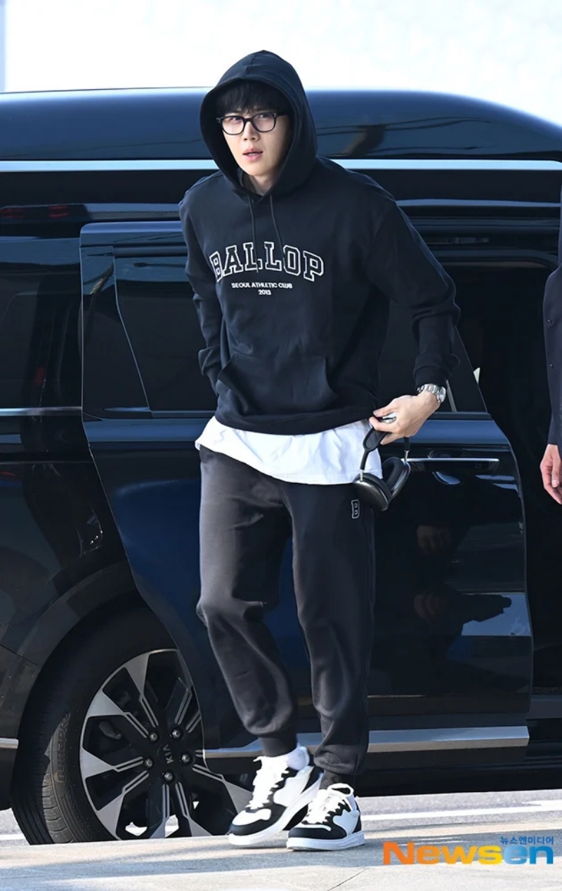 金宣虎現身仁川機場