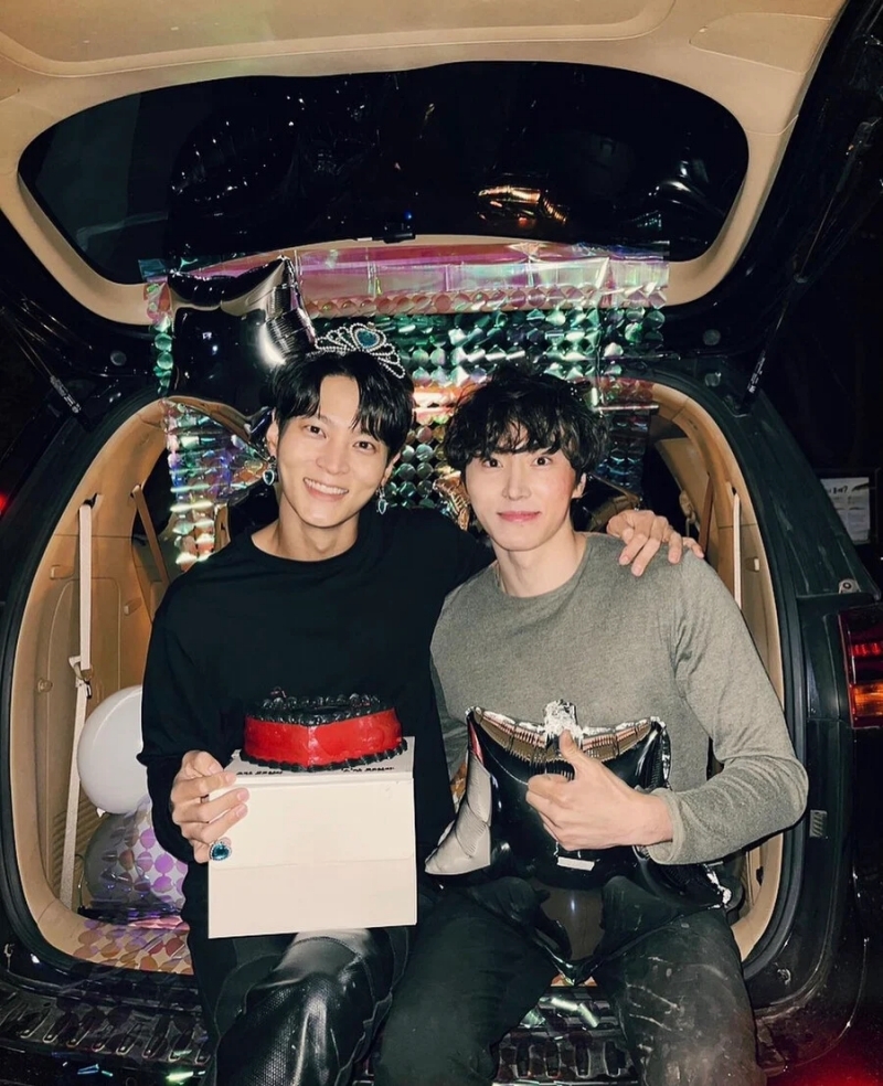 李泰熙與周元合影