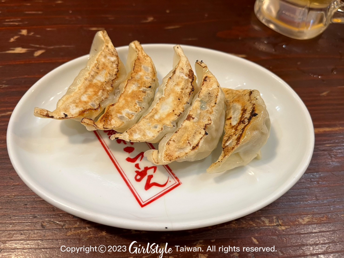 博多拉麵名店shin-shin的餃子