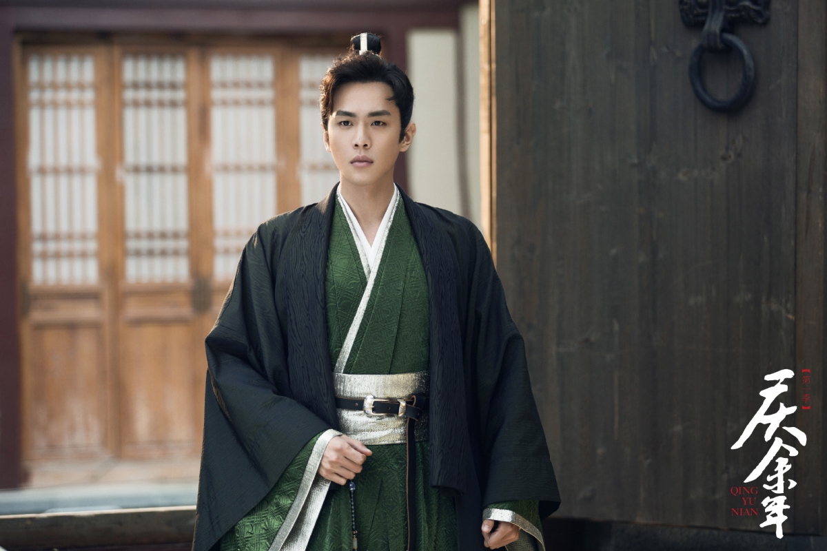 網笑：小范大人躺在地上5年終於要起來了