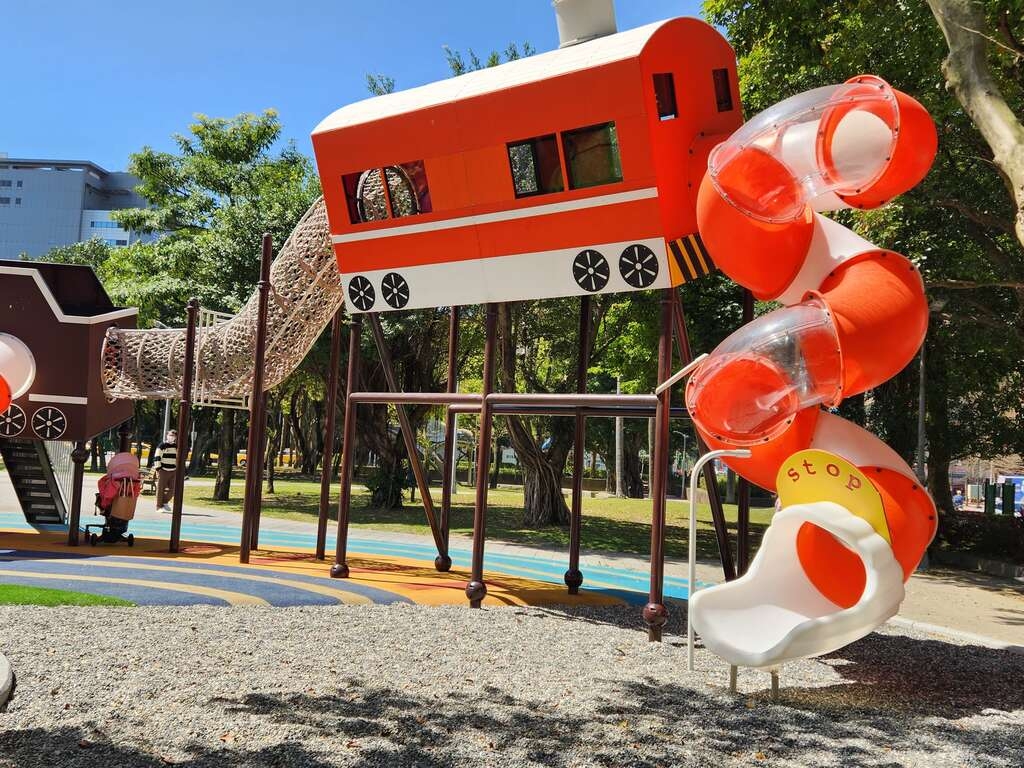 台北南港火車主題「南興公園」