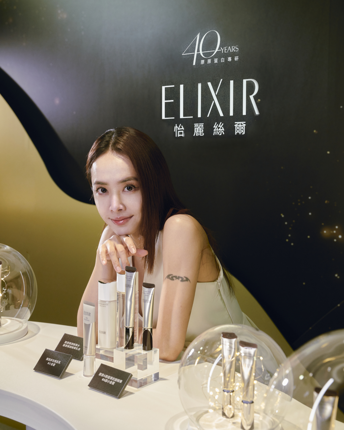 Jolin 分享她的保養哲學;「人生沒有完美,只有更好的選擇,而肌膚的好選擇就是 #A醇小金管!」