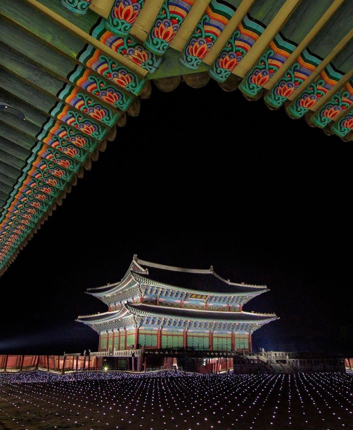 Gucci 2024早春時尚大秀選址於首爾景福宮。