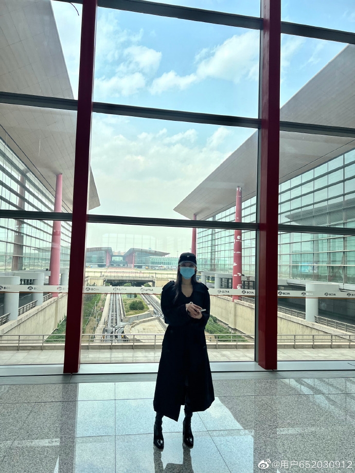 周揚青出國工作無法通過機器辨識