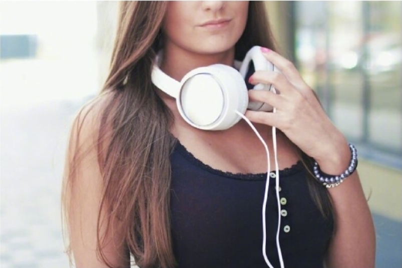耳機是現代人的必備品