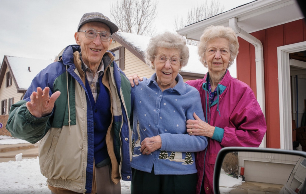 生命無常,親愛的父母始終會年華老去,請珍惜每一次與父母的相見與道別(2008年3月)