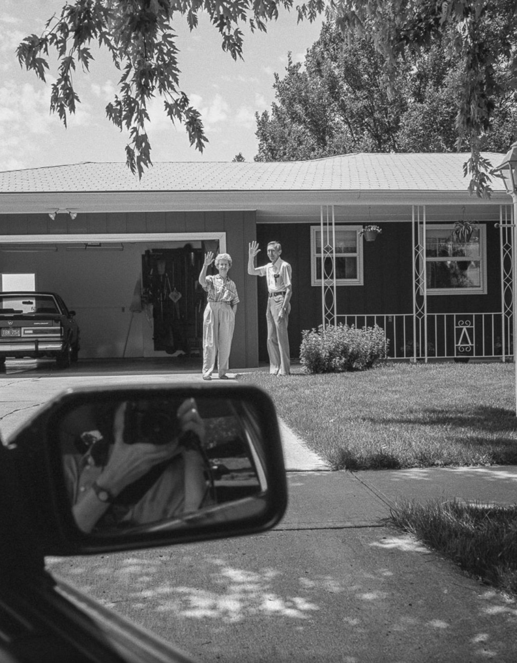 Deanna每次回到老家愛荷華州探望父母都會拍一張照片(1992年6月)