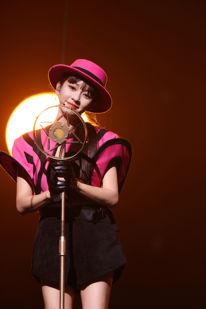 陳意涵甜美復古的造型相當亮眼。